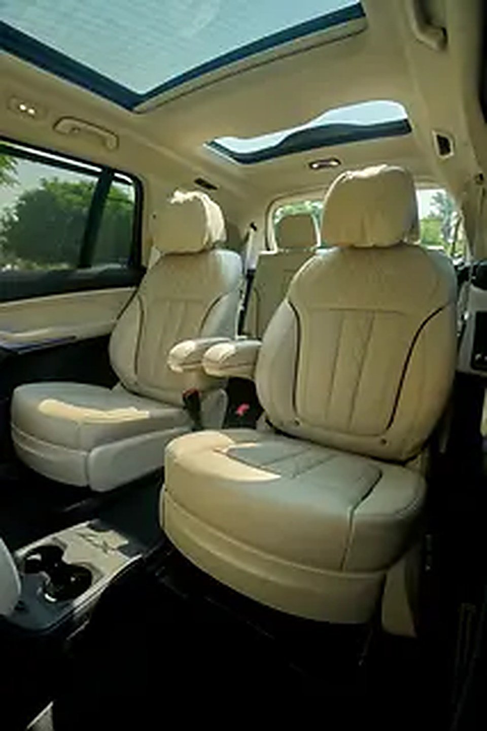 2024 BMW X7 for Rent in Palm Jumeirah photo 6