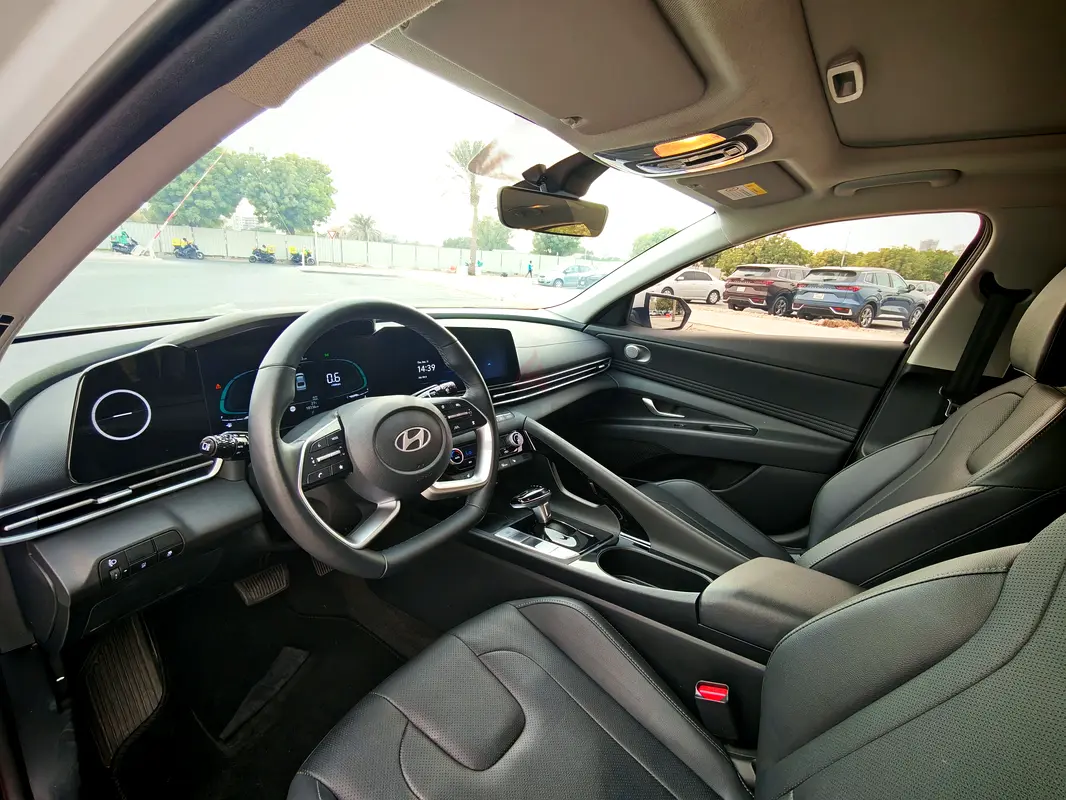 2023 Hyundai Elantra for Rent in Dubai Sports City photo 7