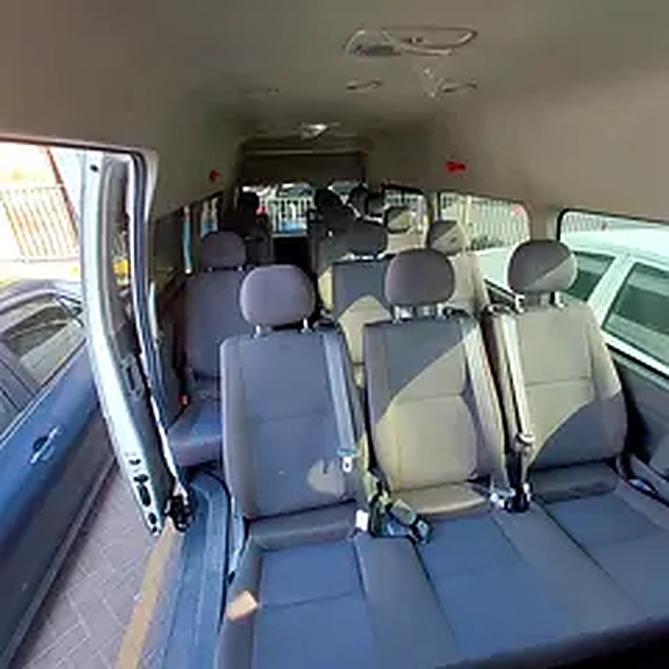 Toyota Hiace 13-Seater for Rent photo 4