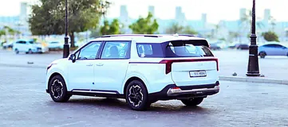 2025 Kia Carnival for Rent in Al Garhoud (White, Automatic, 4 Seater) photo 5