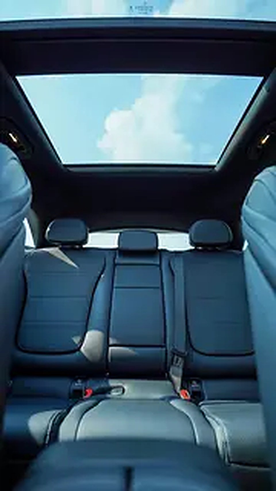 2024 Mercedes-Benz GLC-Class for Rent in Hor Al Anz East photo 6