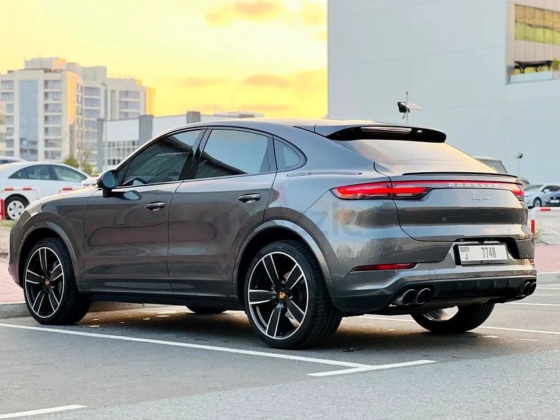 2022 Porsche Cayenne for Rent in Sheikh Zayed Road (Grey) photo 5
