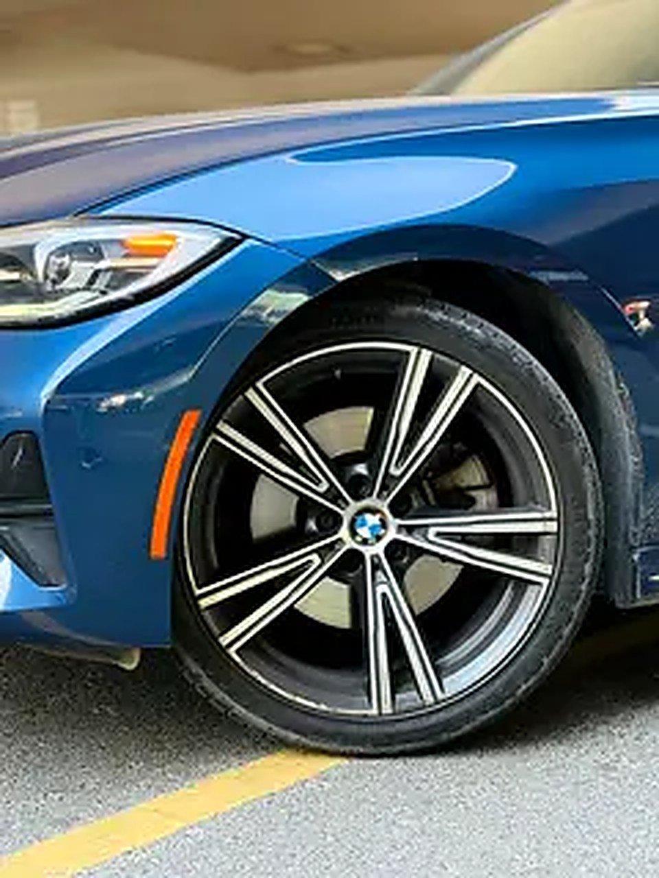 2022 BMW 3-Series for Rent in Business Bay photo 2