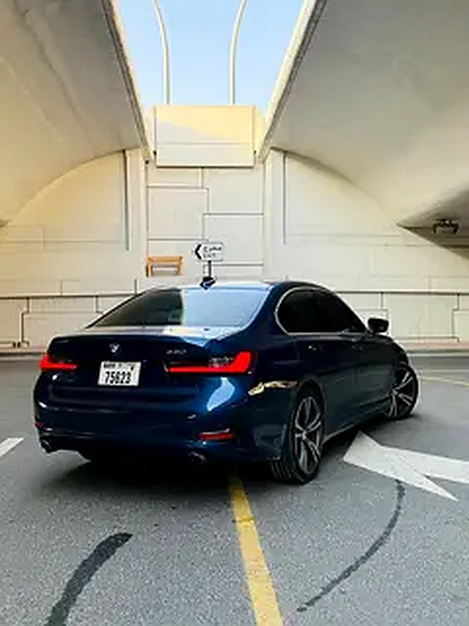 2022 BMW 3-Series for Rent in Business Bay photo 3