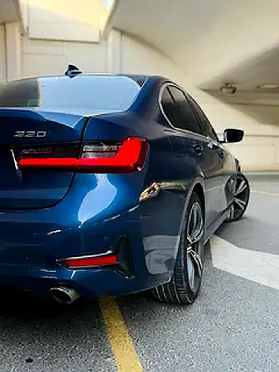 2022 BMW 3-Series for Rent in Business Bay photo 4