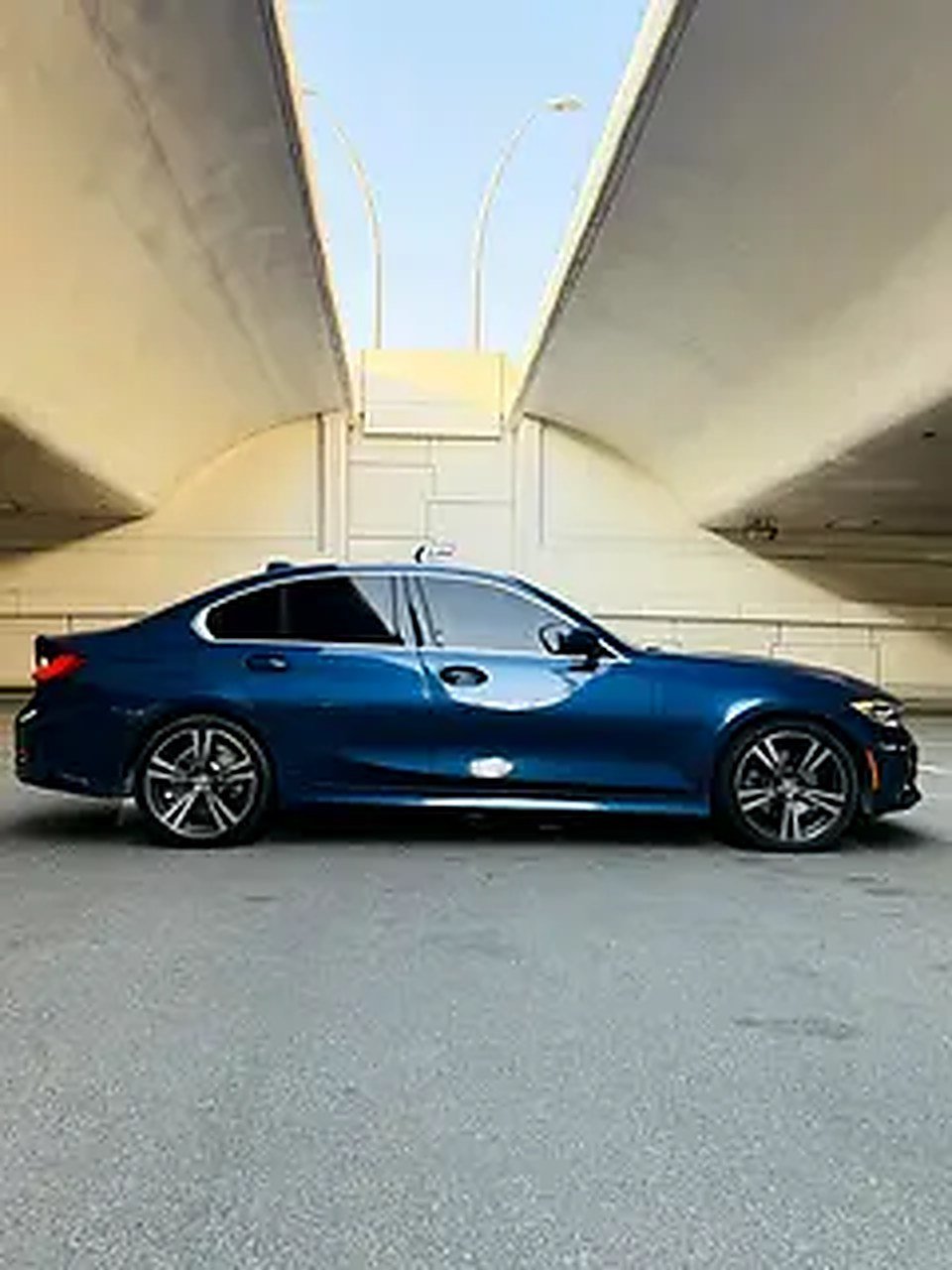 2022 BMW 3-Series for Rent in Business Bay photo 5