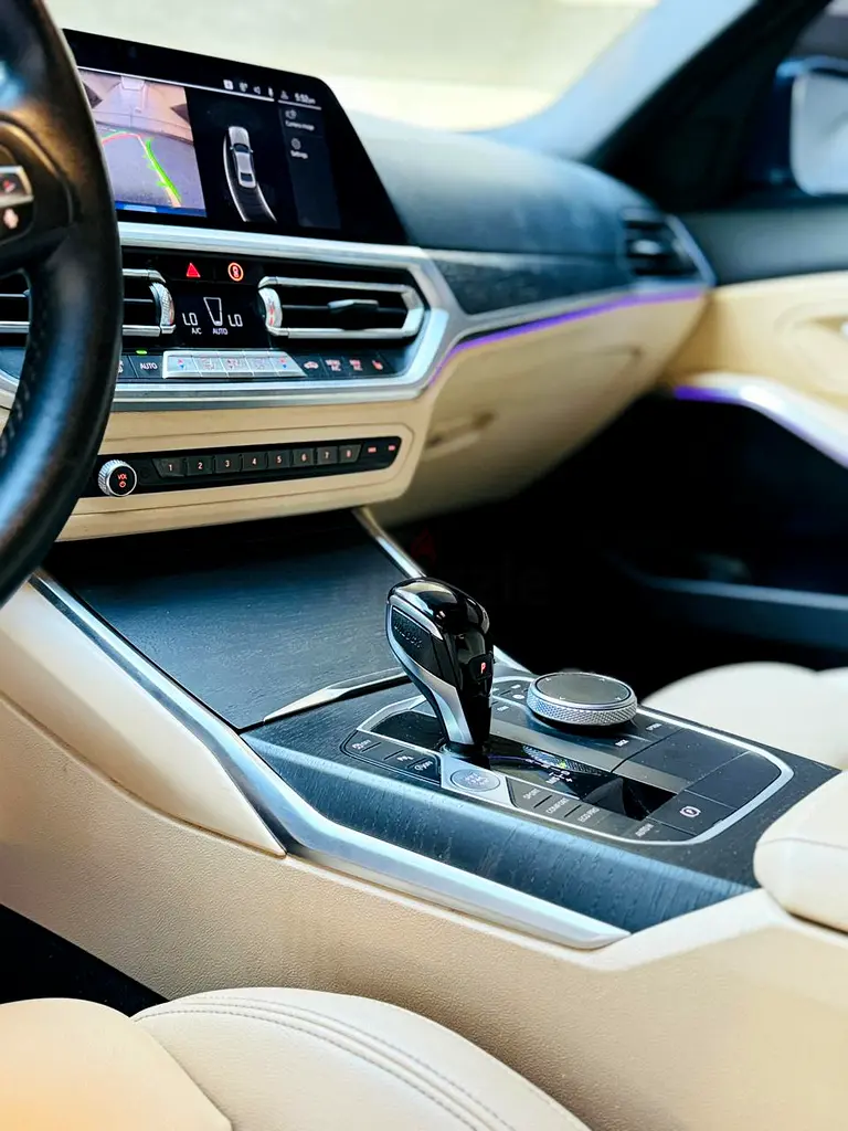 2022 BMW 3-Series for Rent in Business Bay photo 8