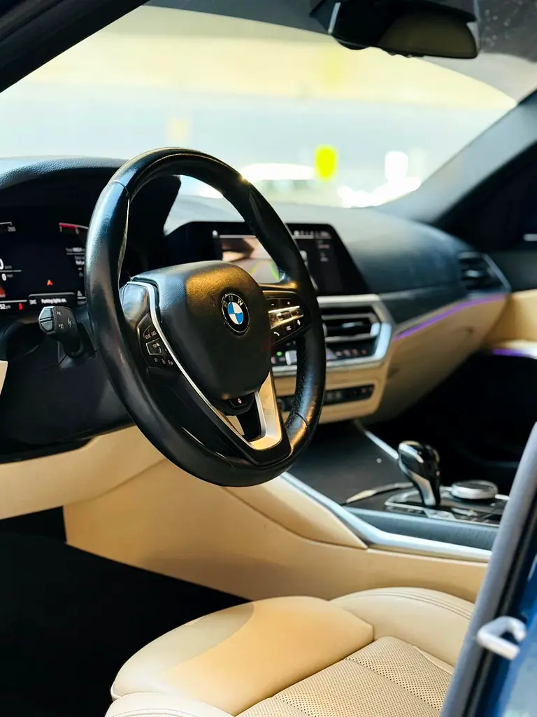 2022 BMW 3-Series for Rent in Business Bay photo 9