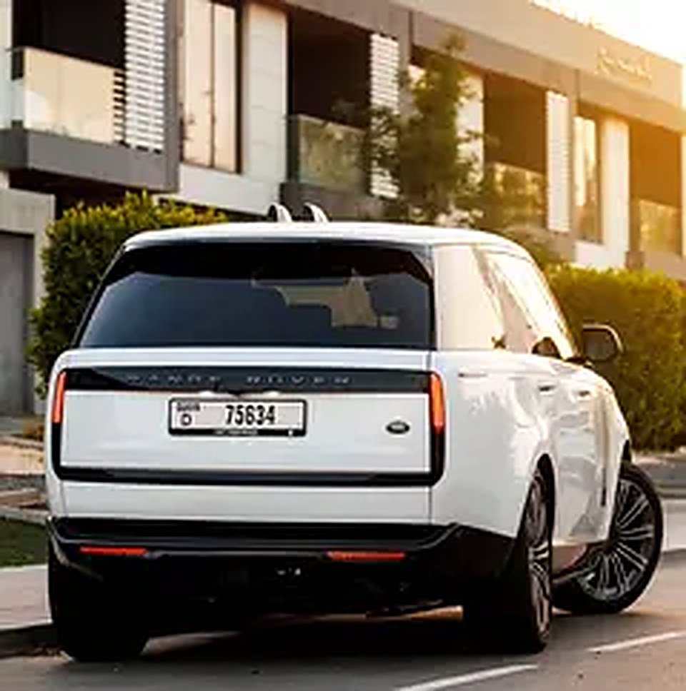 2023 Land Rover Range Rover for Rent in Al Barsha 1 photo 3