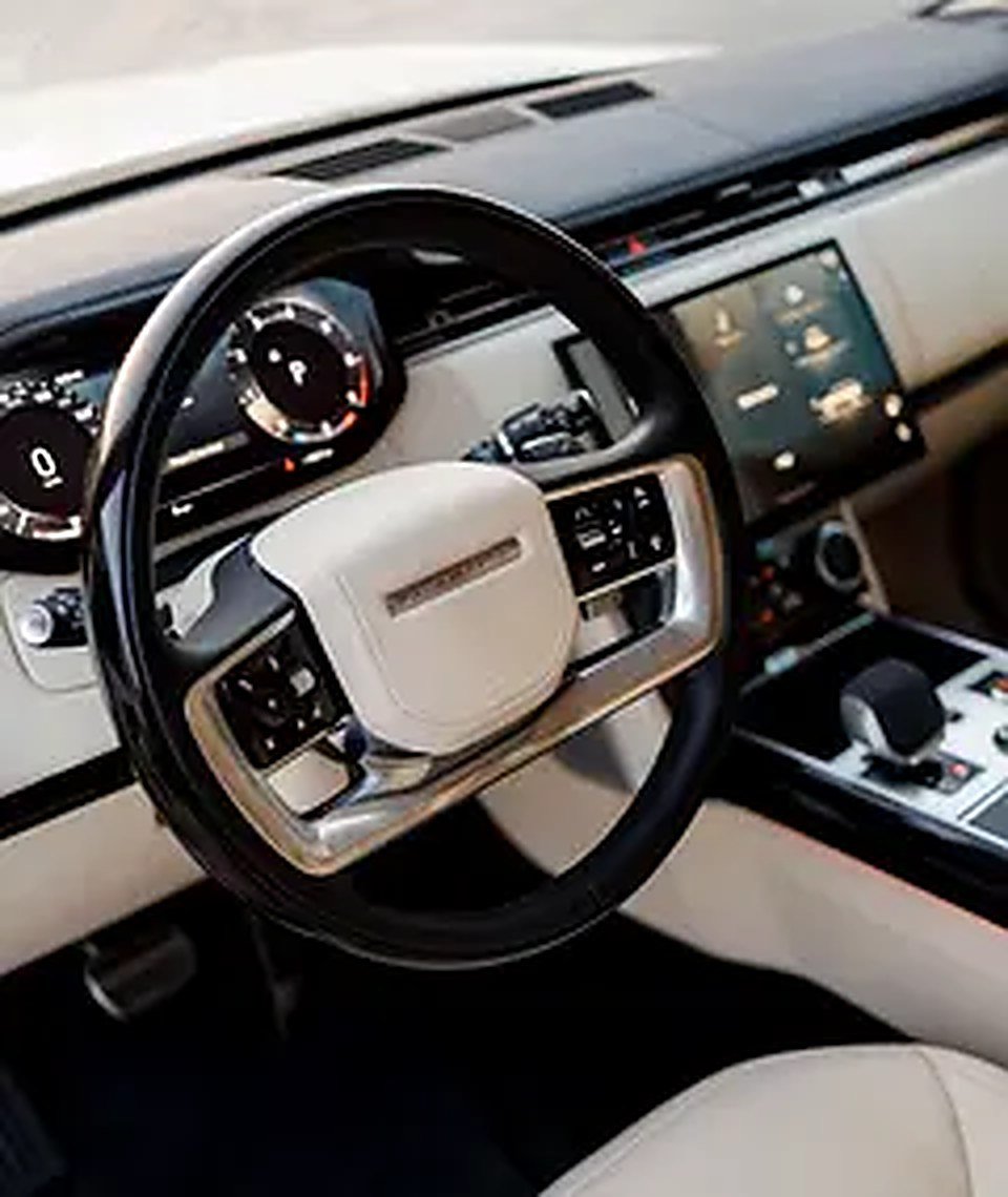 2023 Land Rover Range Rover for Rent in Al Barsha 1 photo 4