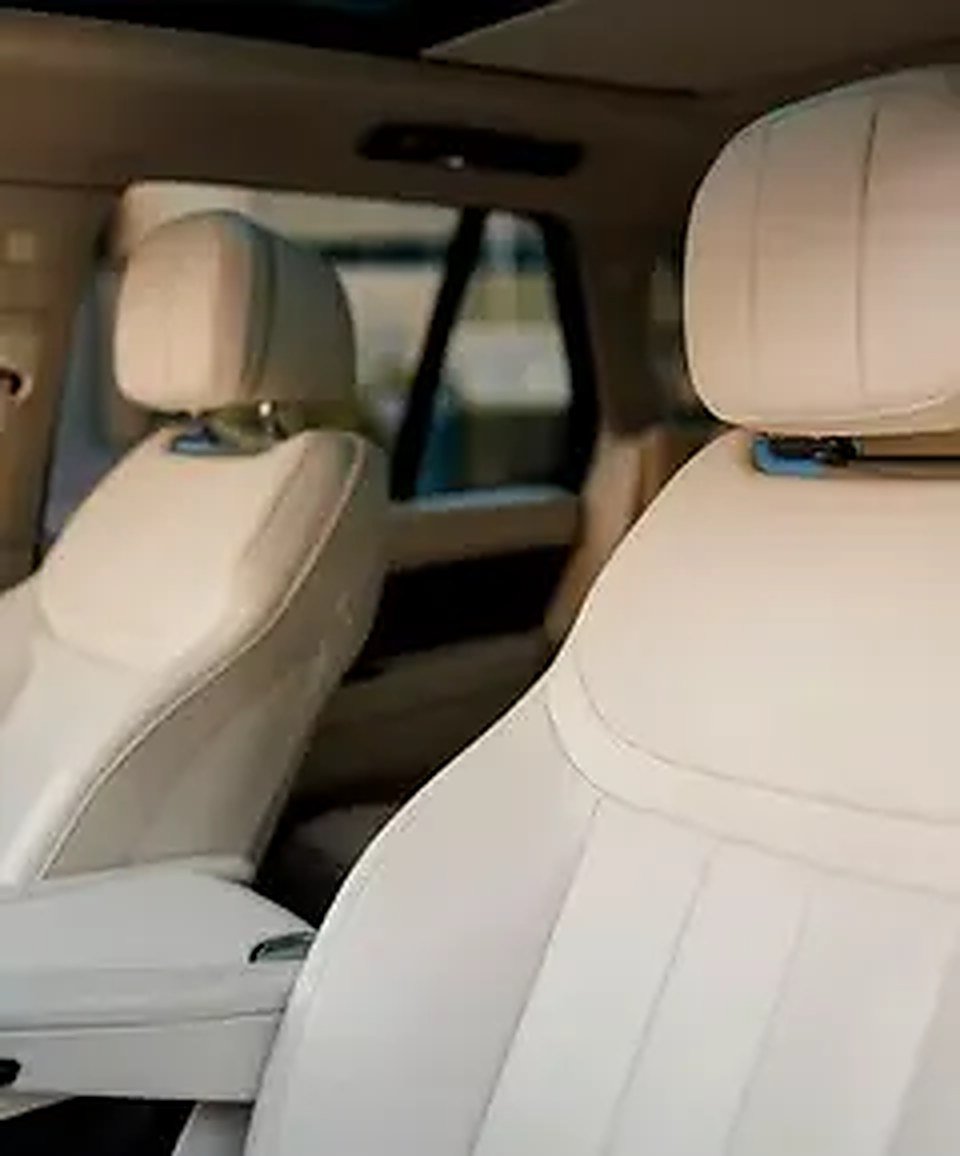 2023 Land Rover Range Rover for Rent in Al Barsha 1 photo 5