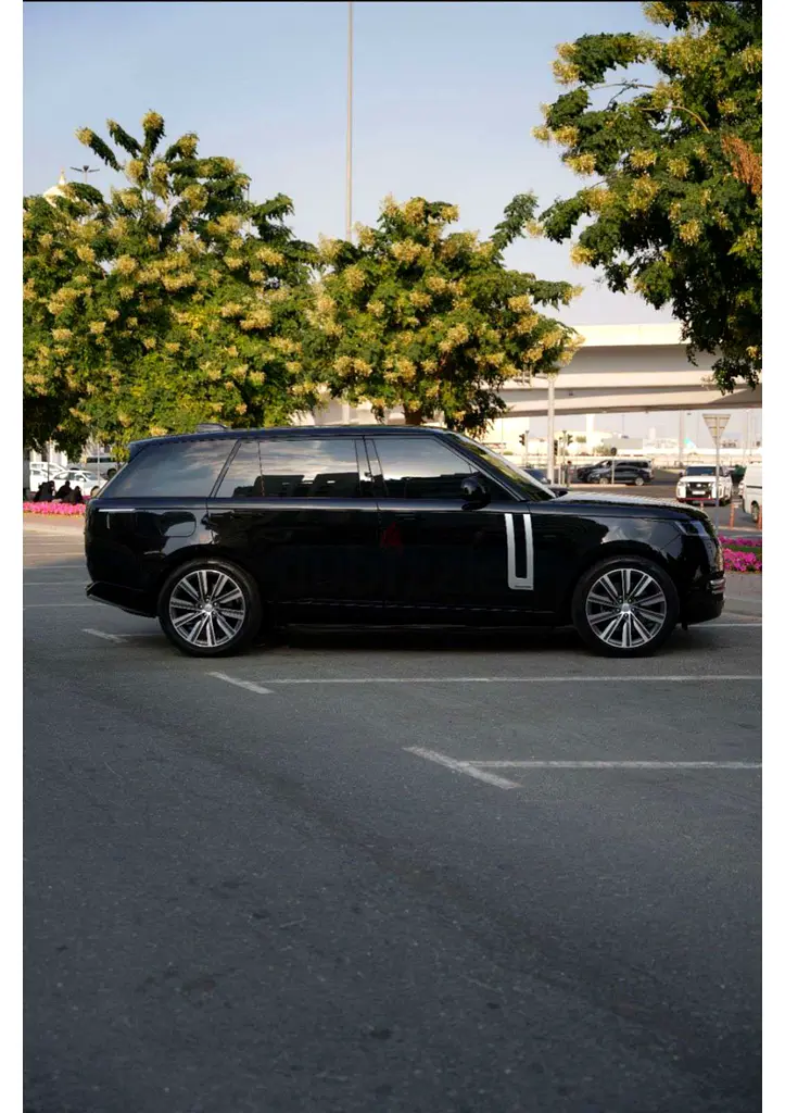 2023 Land Rover Range Rover for Rent in Port Saeed (Black) photo 2
