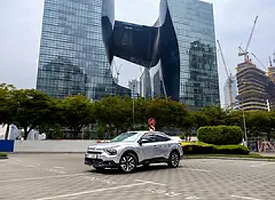 2025 Citroen C4 for Rent in Downtown Dubai photo 5