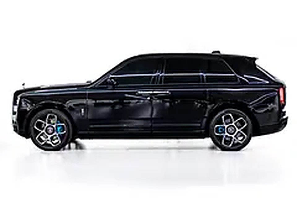 2023 Rolls-Royce Cullinan for Rent in Al Quoz 1 photo 3