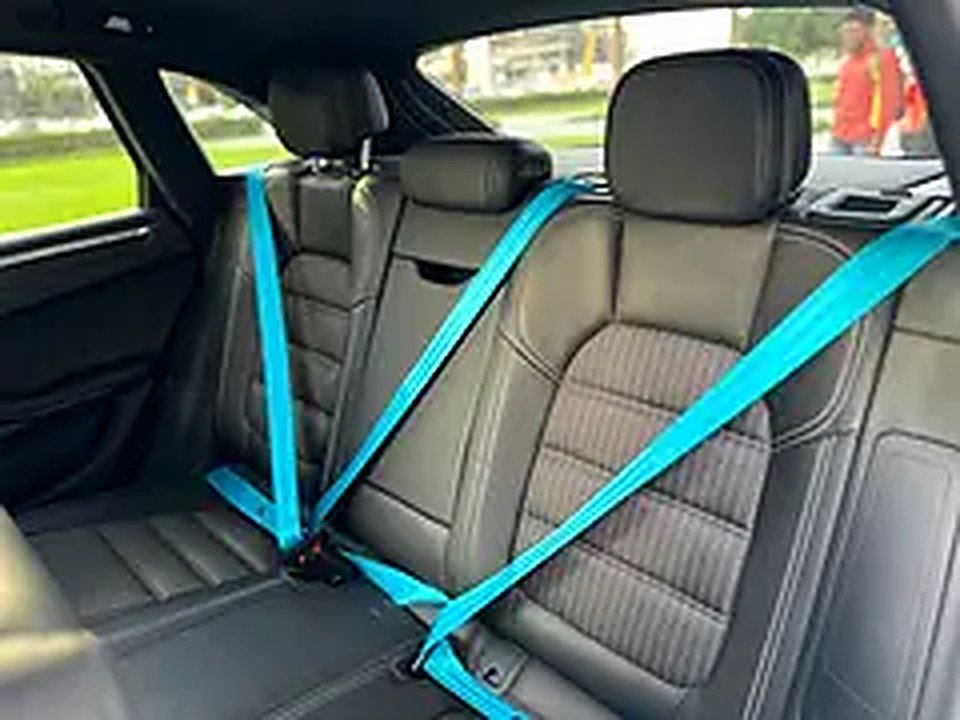 2022 Porsche Macan for Rent in Umm Ramool photo 4