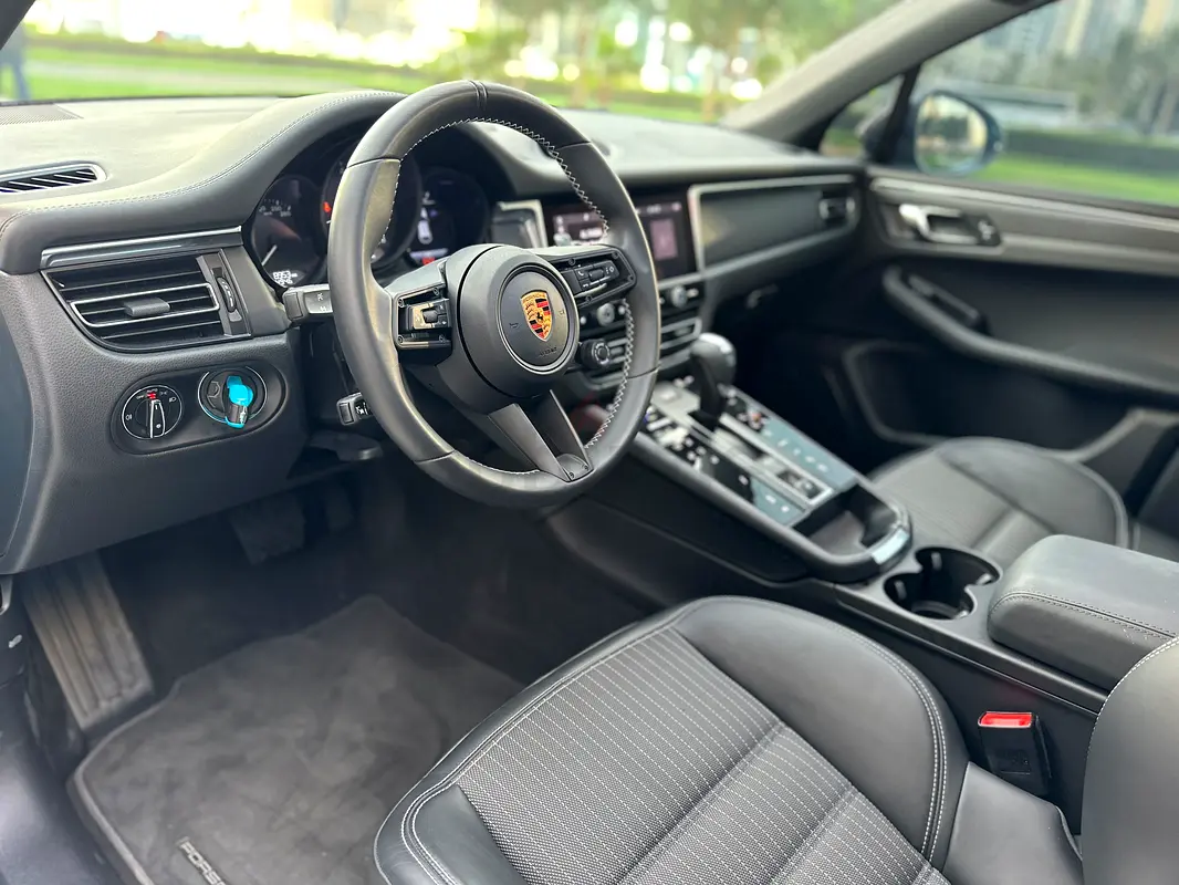 2022 Porsche Macan for Rent in Umm Ramool photo 5