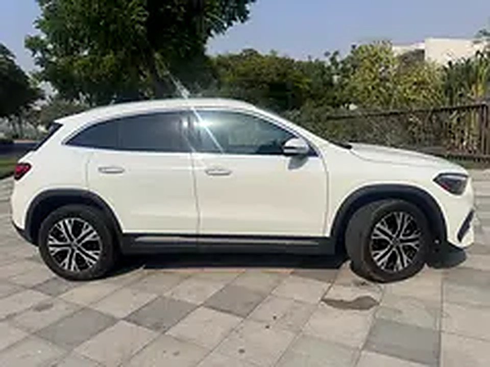 2025 Mercedes-Benz GLA-Class for Rent in Azizi Riviera (White) photo 3