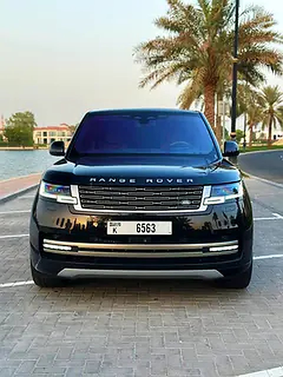 2023 Land Rover Range Rover for Rent in Central Park photo 3