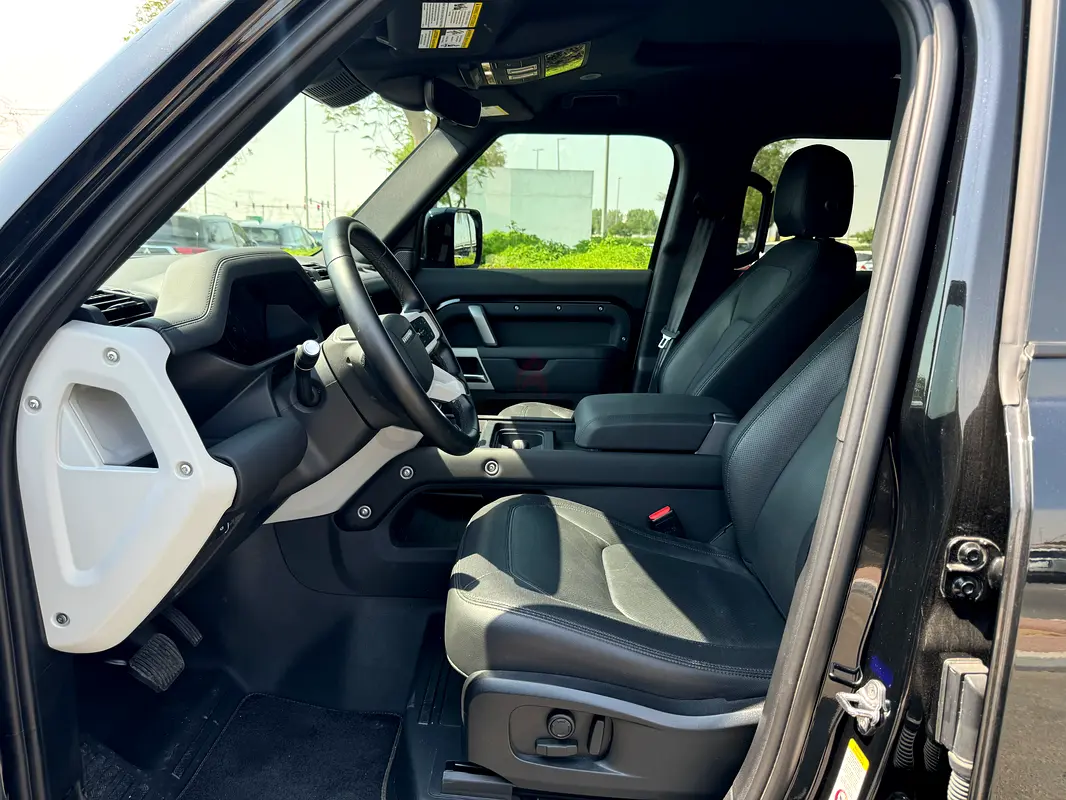 Affordable luxury suv photo 8
