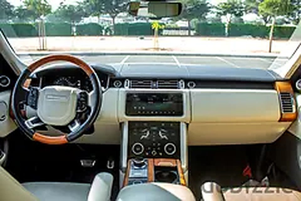 2022 Land Rover Range Rover for Rent in Al Jaddaf photo 5