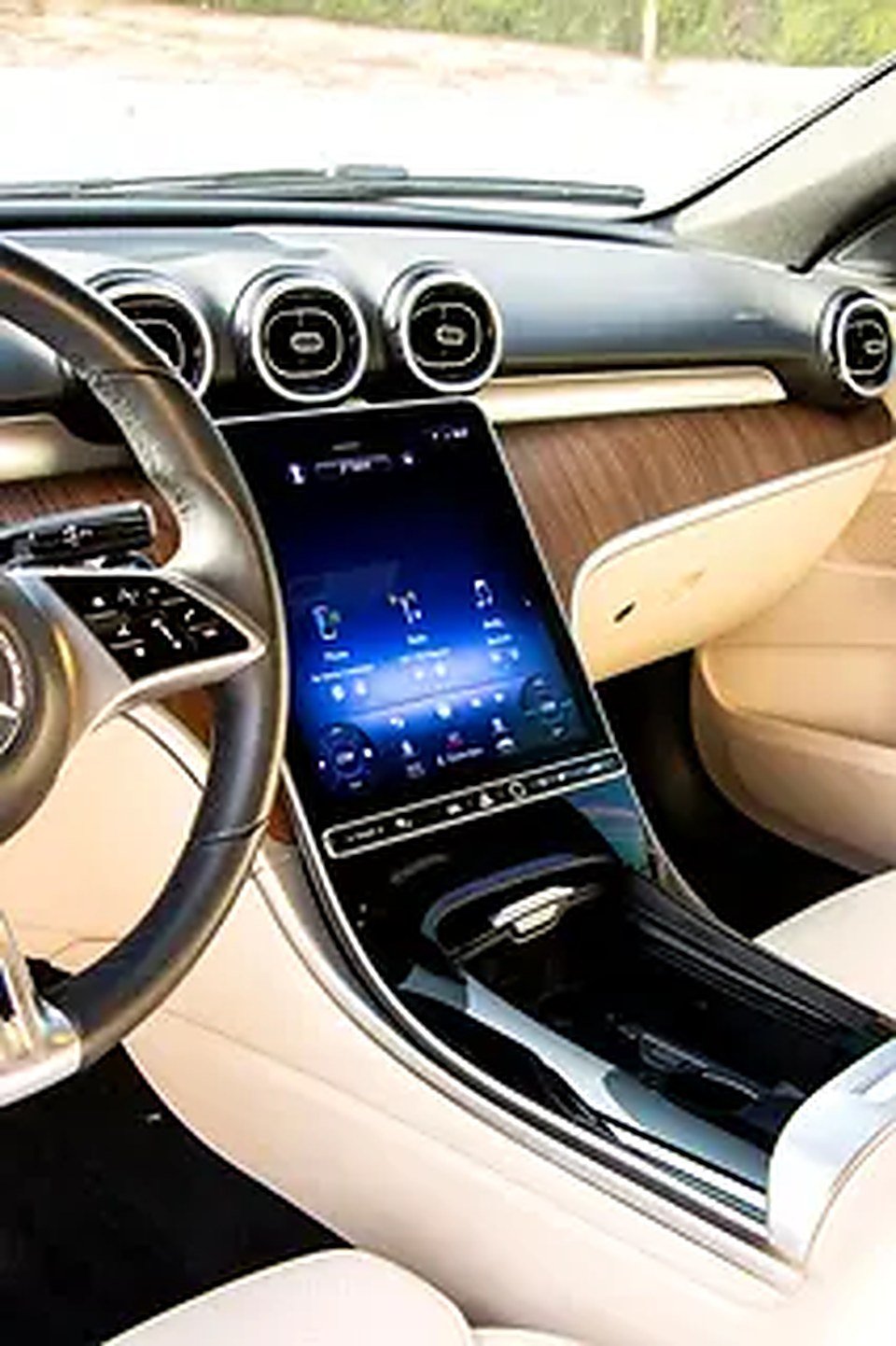 2024 Mercedes-Benz C-Class for Rent in Business Bay (White) photo 2