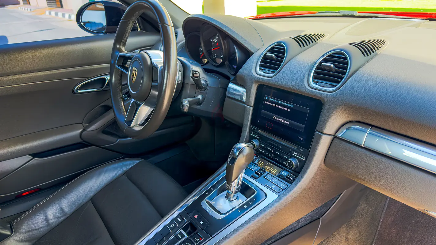 2022 Porsche Boxster for Rent in Al Quoz Industrial Area 4 photo 8