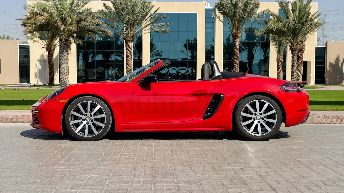 2022 Porsche Boxster for Rent in Al Quoz Industrial Area 4 photo 9