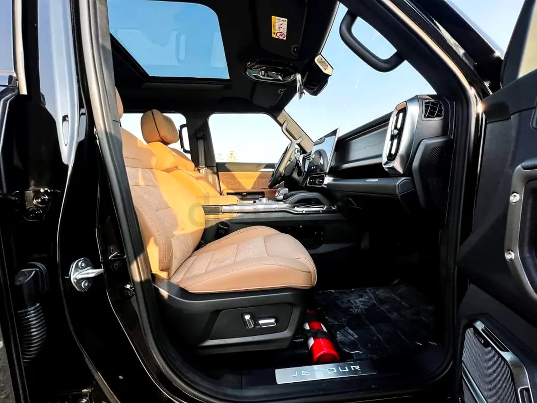2025 Jetour T2 for Rent in Business Bay (Black, Automatic, 5 Seater, Lavish Cars) photo 5