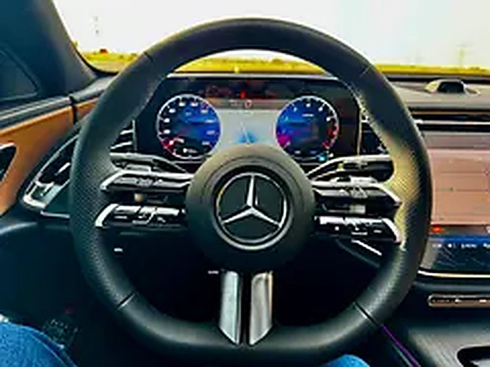 2025 Mercedes E200 – Elegance Meets Innovation photo 3