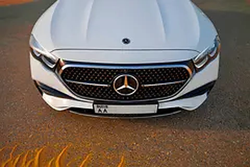 2025 Mercedes E200 – Elegance Meets Innovation photo 5