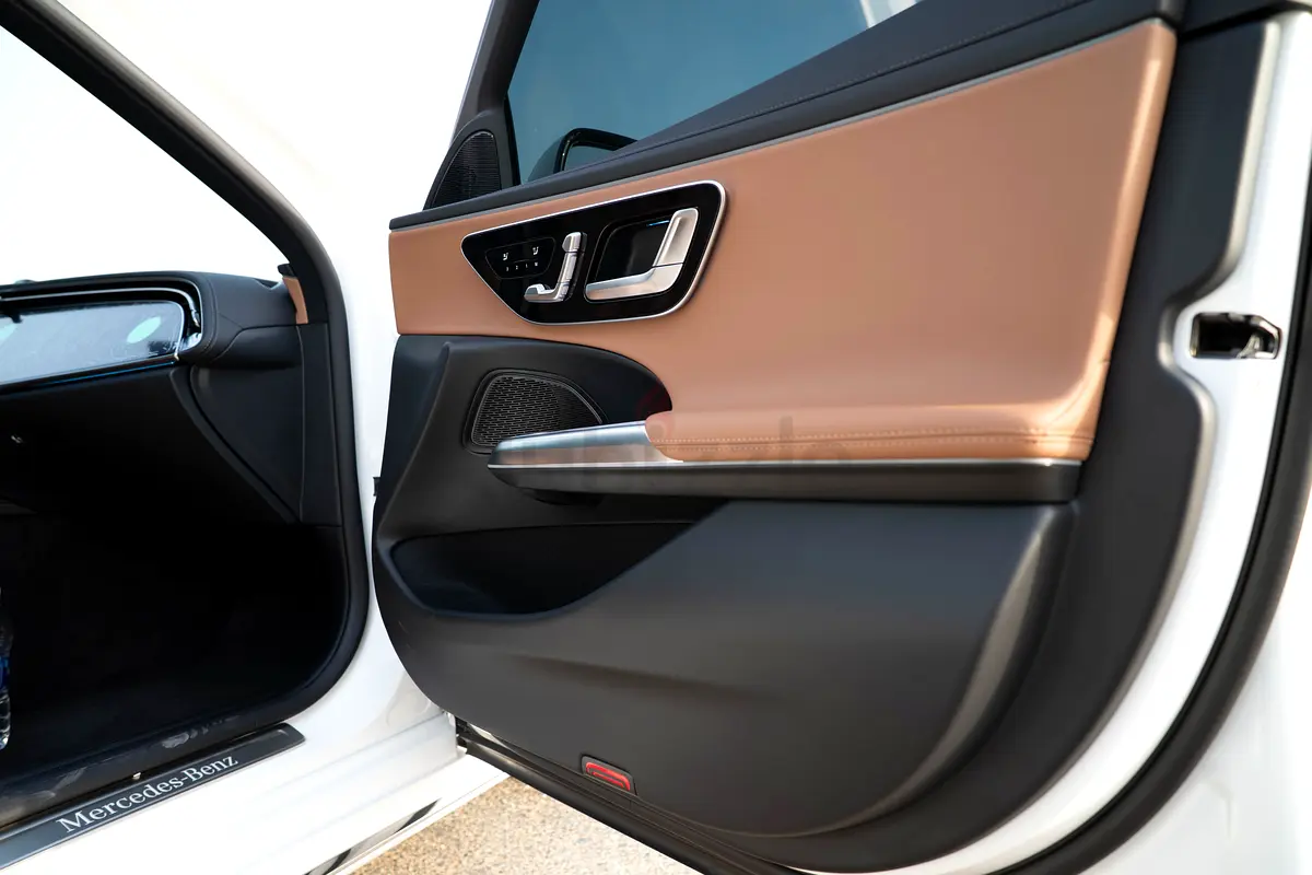 2025 Mercedes E200 – Elegance Meets Innovation photo 8