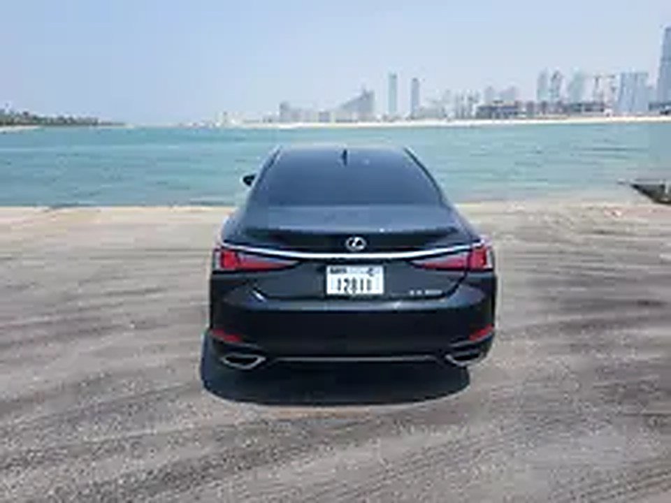 2023 Lexus ES-Series for Rent in Al Mamzar photo 4