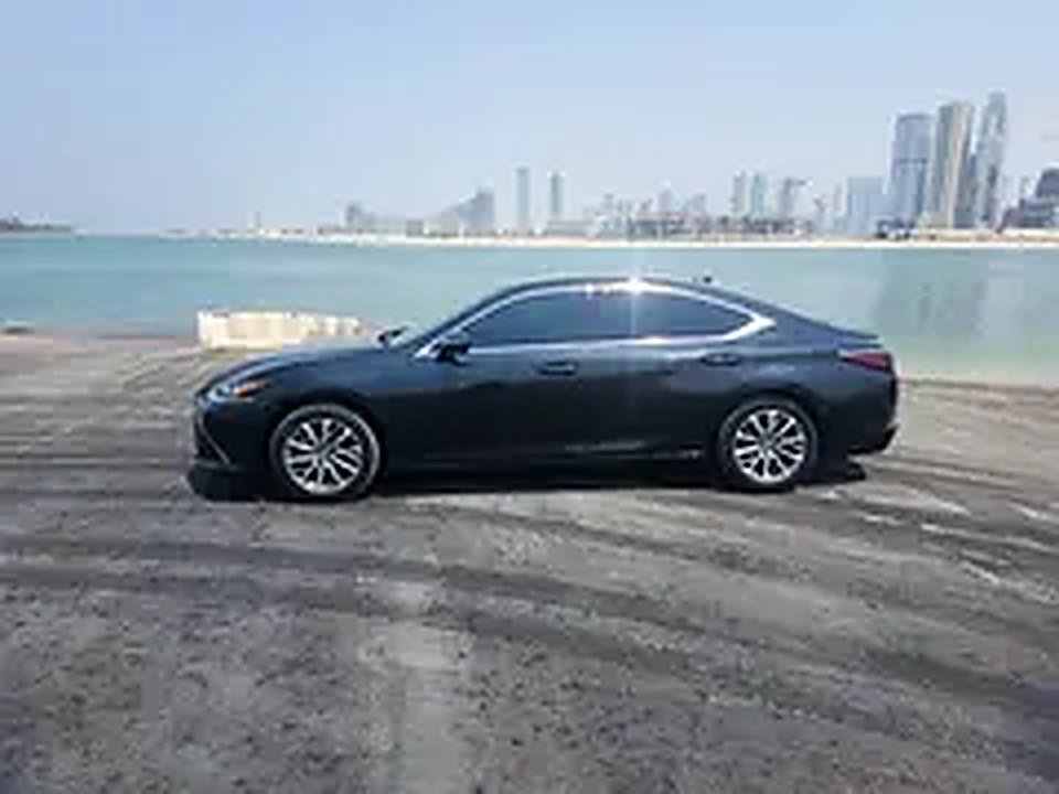 2023 Lexus ES-Series for Rent in Al Mamzar photo 5