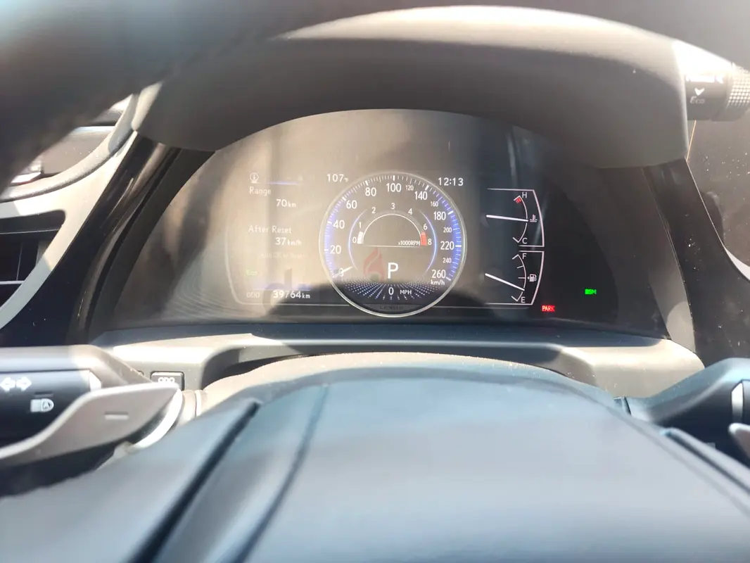 2023 Lexus ES-Series for Rent in Al Mamzar photo 8