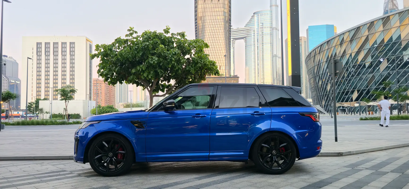 2022 Land Rover Range Rover Sport for Rent in Dubai Marina photo 4