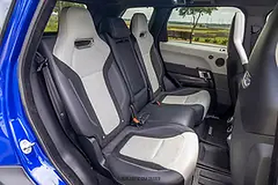 2022 Land Rover Range Rover Sport for Rent in Dubai Marina photo 4