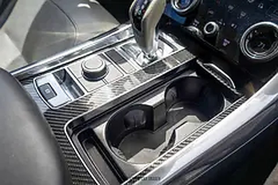 2022 Land Rover Range Rover Sport for Rent in Dubai Marina photo 5