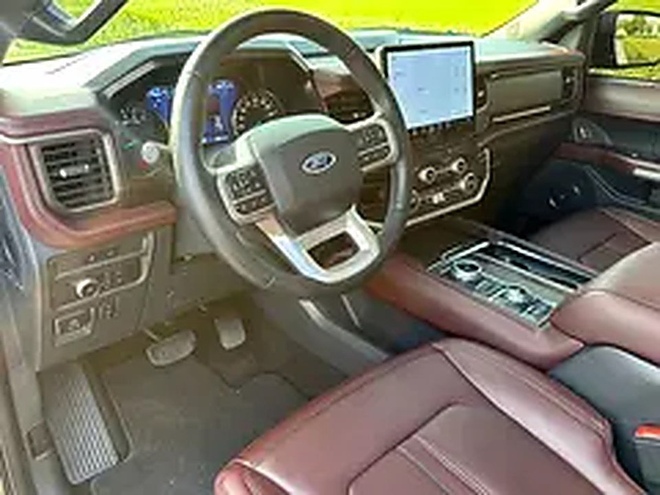 2022 Ford Expedition for Rent in Palm Jumeirah photo 5
