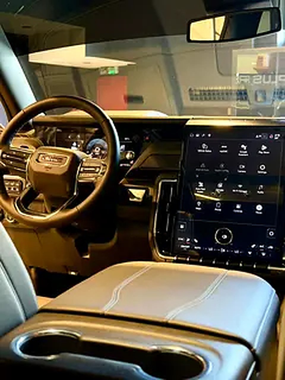 2026 GMC Yukon for Rent in Al Quoz Industrial Area 2 photo 2