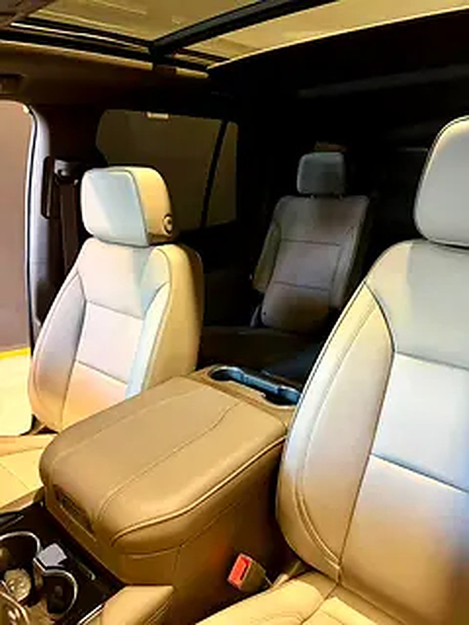 2026 GMC Yukon for Rent in Al Quoz Industrial Area 2 photo 4