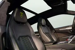 2021 Lamborghini Urus for Rent in Al Barsha 1 photo 7