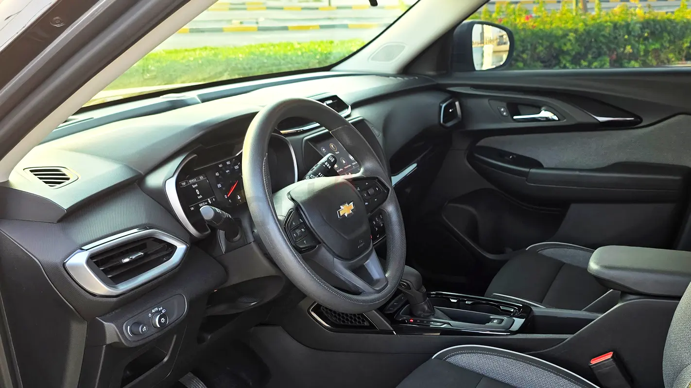 2021 Chevrolet Trailblazer for Rent in Al Mamzar Front photo 8