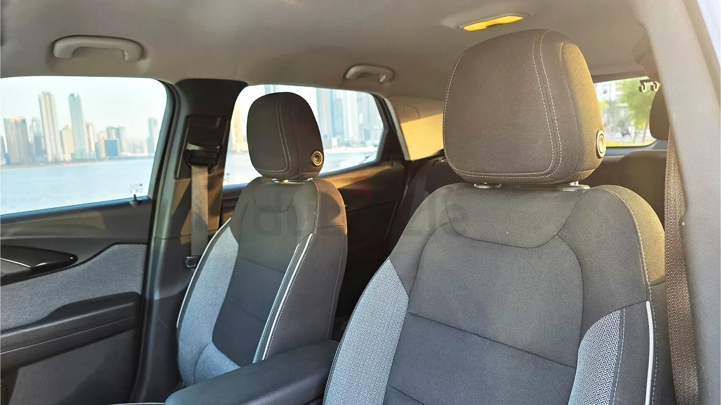 2021 Chevrolet Trailblazer for Rent in Al Mamzar Front photo 10