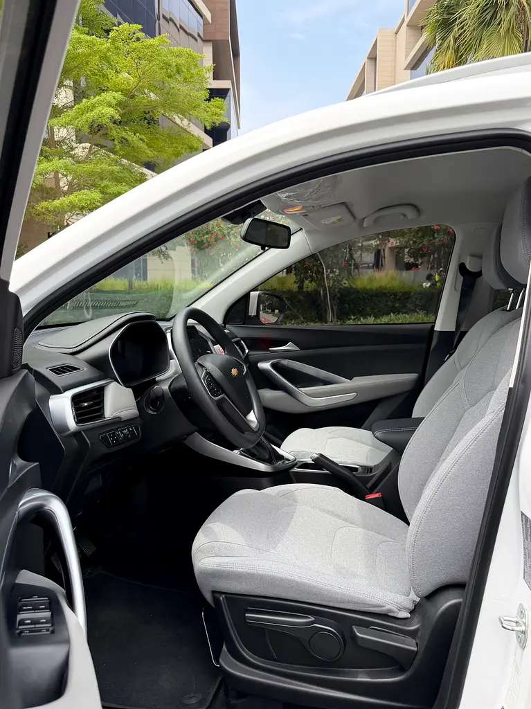 2026 Chevrolet Captiva for Rent in Al Barsha 1 photo 4