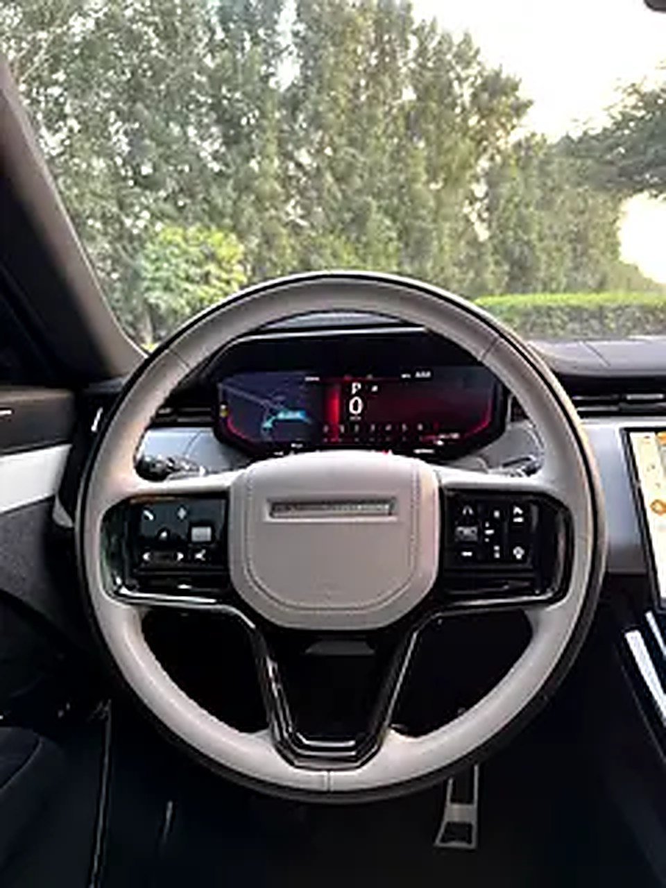 2023 Land Rover Range Rover Sport for Rent in Palm Jumeirah (White) photo 5