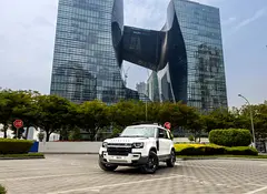 Rent 2024 Land Rover Defender in Al Muraqqabat | Free Delivery in Al Muraqqabat photo 5