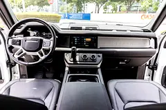 Rent 2024 Land Rover Defender in Al Muraqqabat | Free Delivery in Al Muraqqabat photo 9