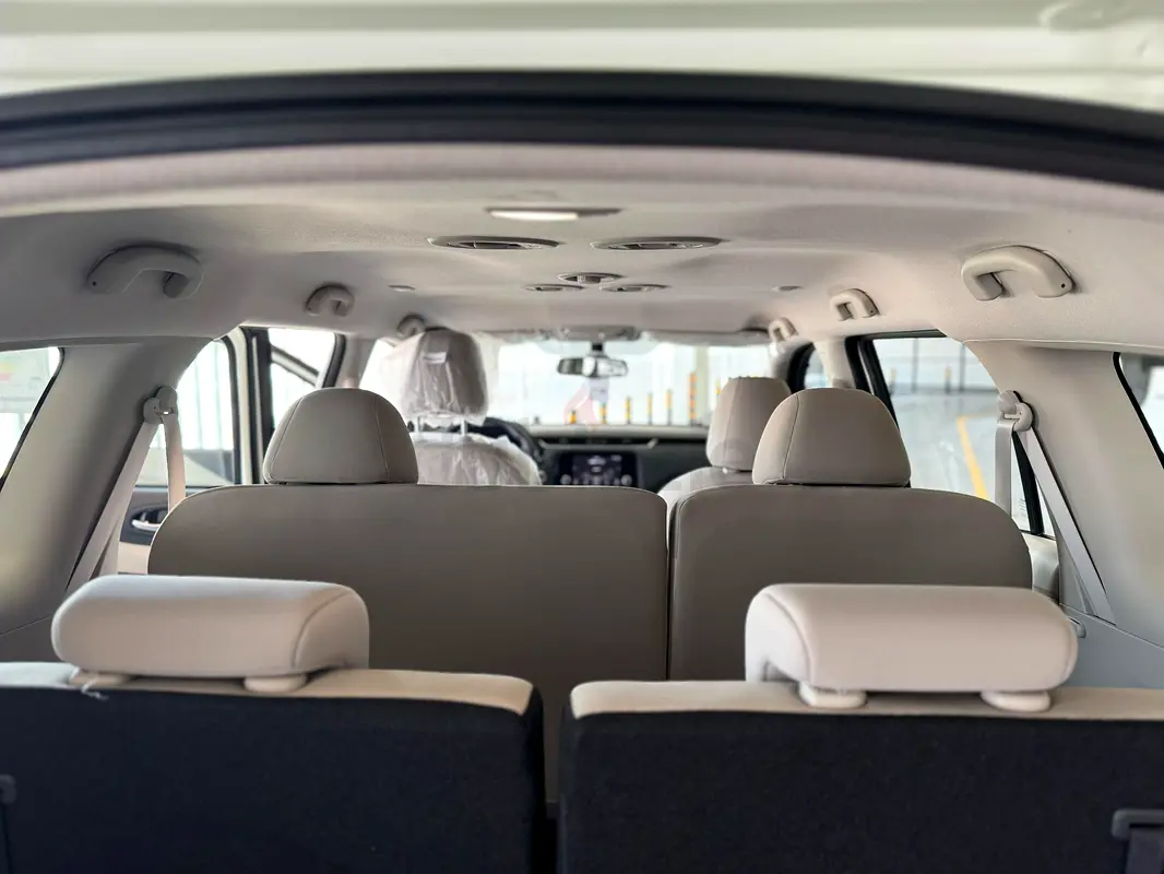 2024 Nissan Xterra for Rent in Al Karama photo 10