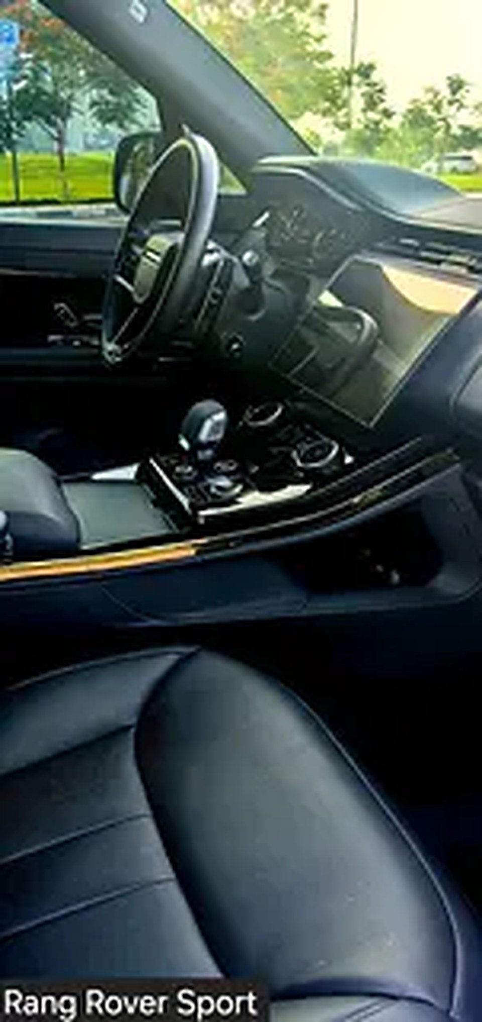2023 Land Rover Range Rover Sport for Rent in Al Garhoud photo 3