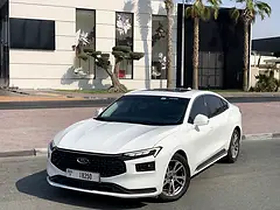 2023 Ford Taurus photo 2